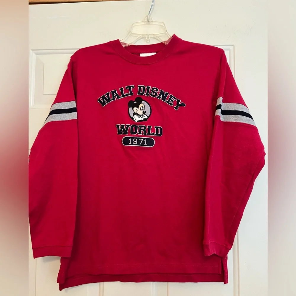 Disney Kids Mickey Mouse red crew long sleeve cotton shirt. Youth XL (vintage?)